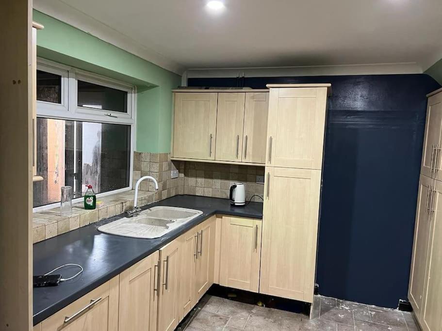 Cheerful 3 Bed House With Free Parking. Villa Nottingham Exterior foto