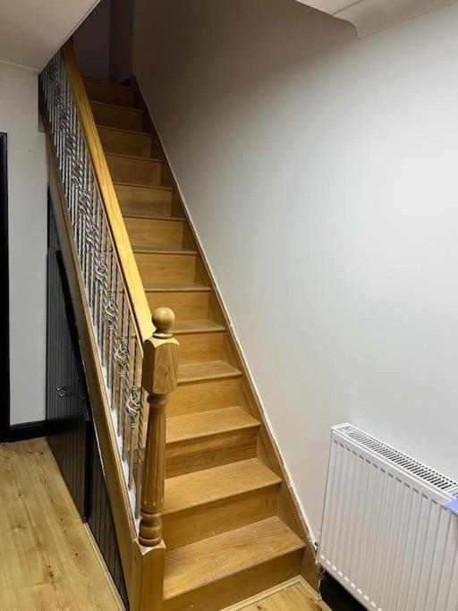 Cheerful 3 Bed House With Free Parking. Villa Nottingham Exterior foto